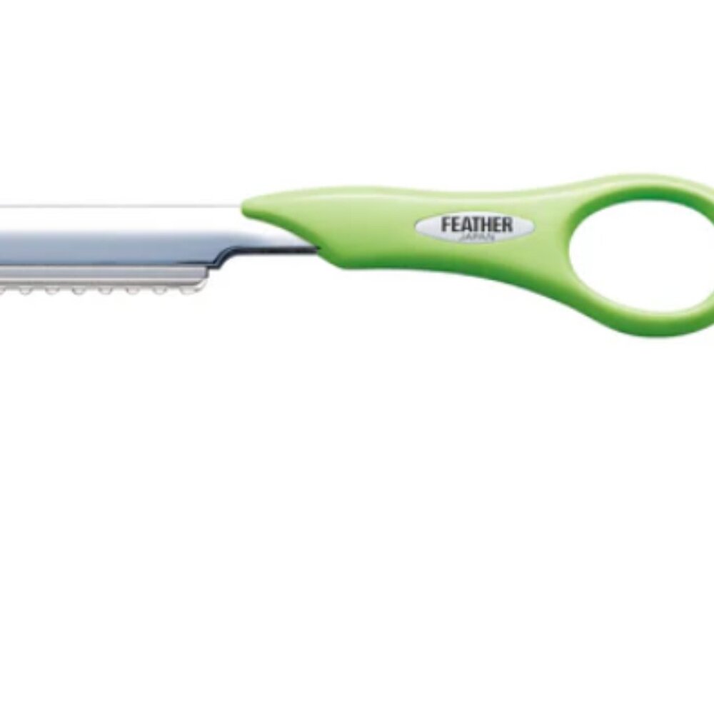 Feather Detail Styling Razor